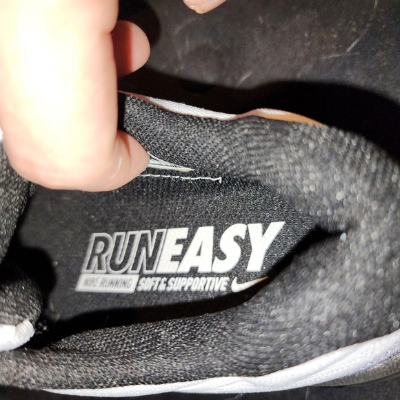 2017 Nike Airmax limited edition - Picture 5 of 10